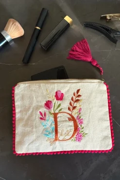 Neceser Con Inicial D Y Flores Bordadas