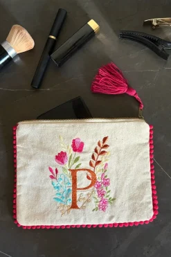 Neceser Con Inicial P Y Flores Bordadas