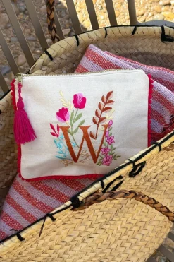 Neceser Con Inicial W Y Flores Bordadas
