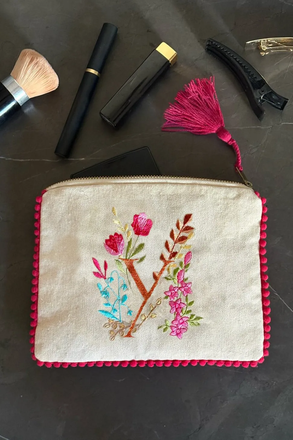 Neceser Con Inicial Y Y Flores Bordadas
