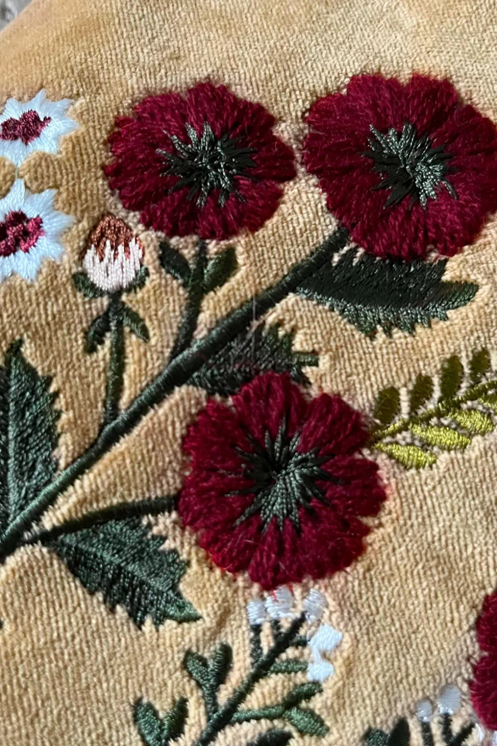 Neceser De Terciopelo Dorado Con Flores Bordadas