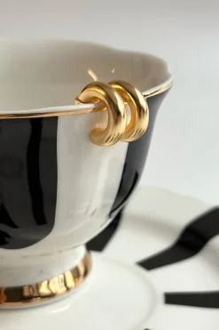 Pendientes Dorados Con Diseño De Aros Pequeños