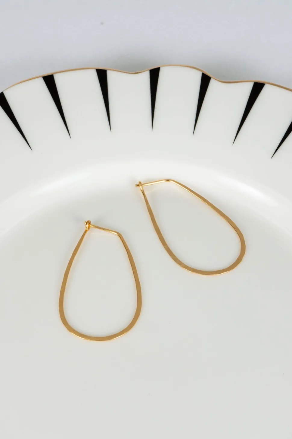 Pendientes Dorados Con Diseño De Lágrimas