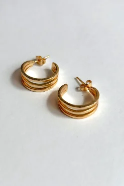 Pendientes Dorados Con Diseño De Tres Argollas