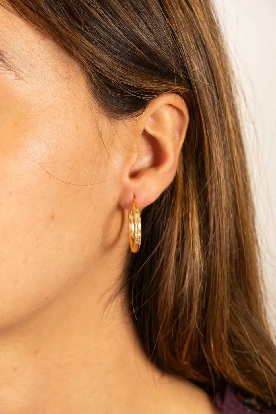 Pendientes Dorados Con Diseño De Aros Martillados