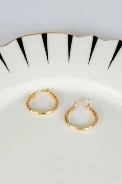 Pendientes Dorados Con Diseño De Aros Martillados
