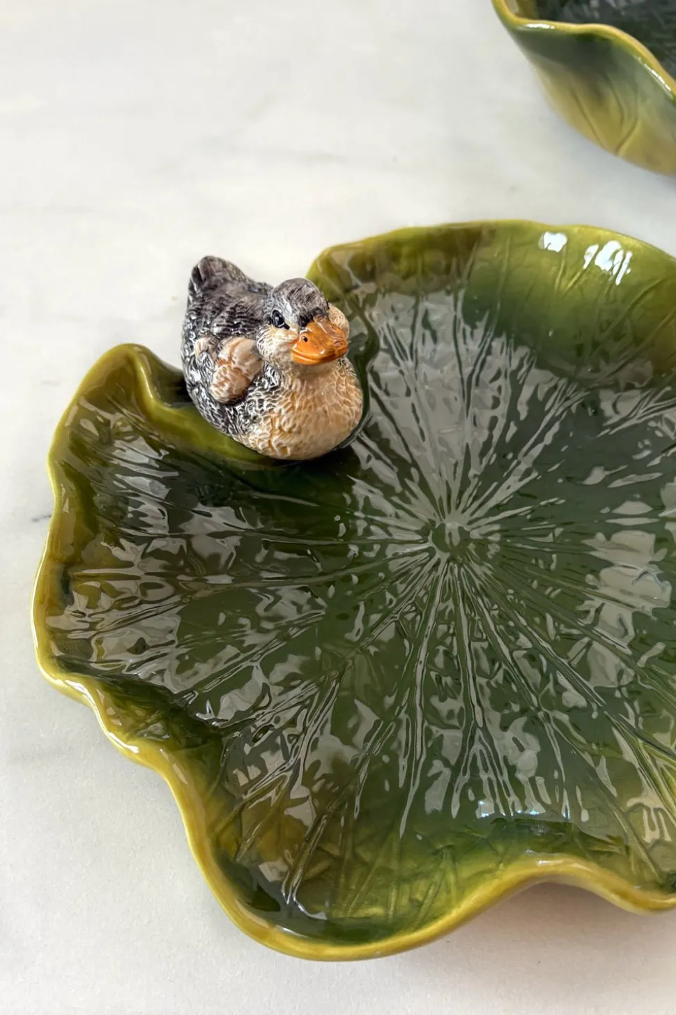 Plato Con Diseño De Hoja Y Figura De Pato