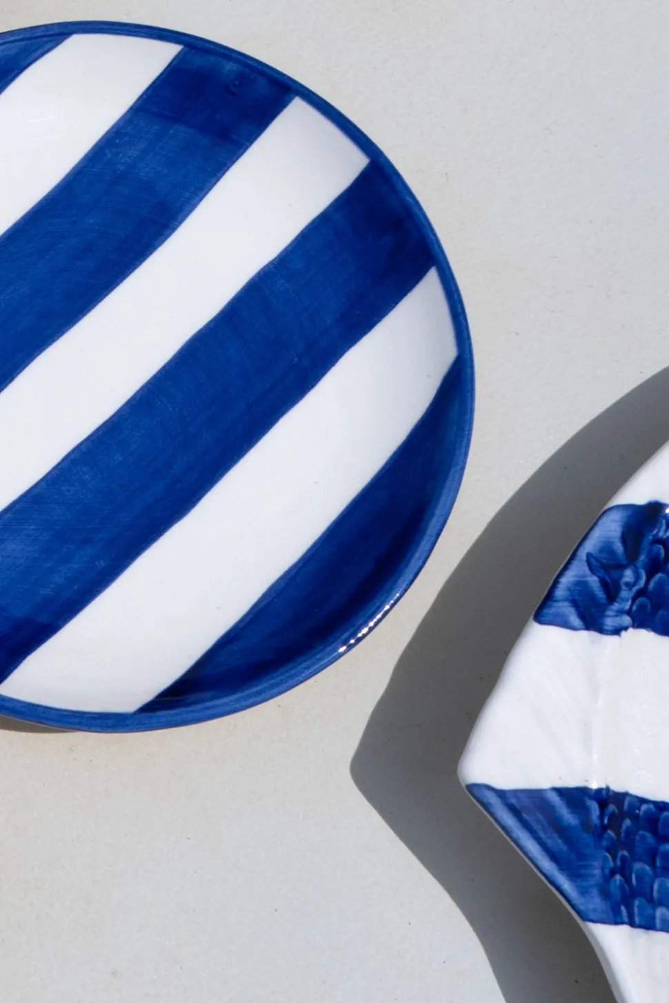 Plato De Pan De Cerámica Con Diseño De Rayas Azules