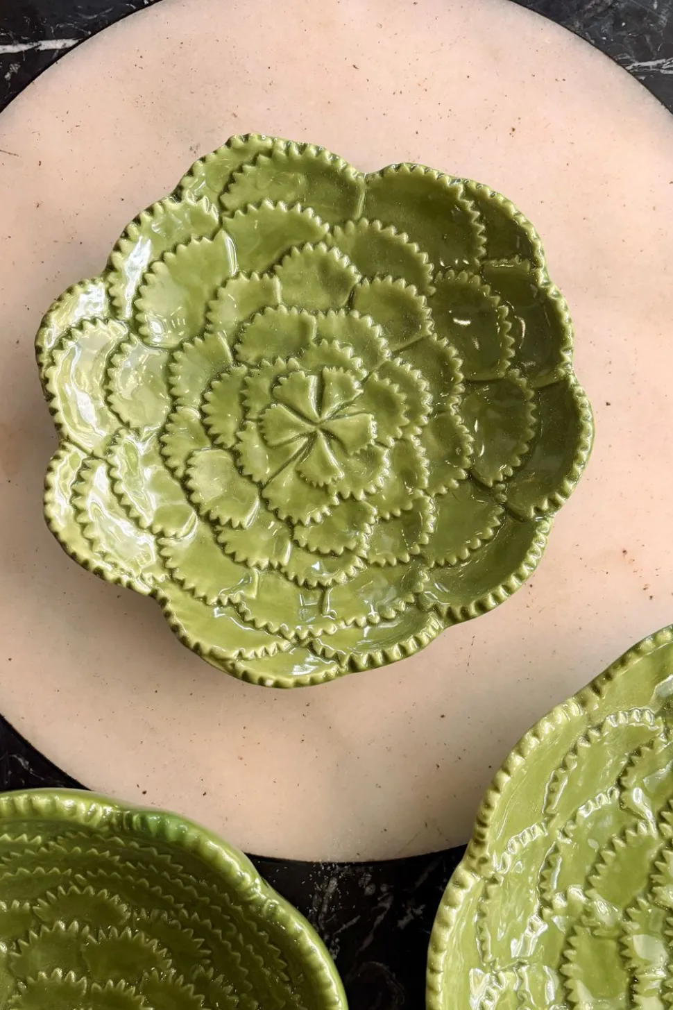Plato De Pan Flor Verde En Relieve