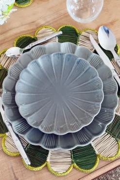 Plato De Postre De Cerámica Flor Gris