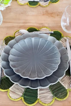 Plato De Postre De Cerámica Flor Gris