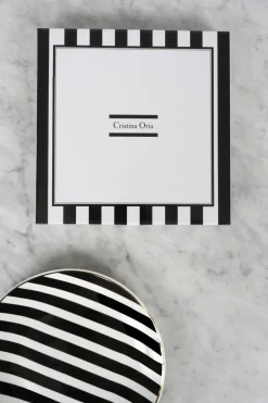Plato De Postre Negro Y Blanco Con Diseño De Rayas