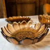 Plato Hondo De Cristal Con Diseño De Flor Irregular Ámbar