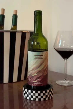 Posa Botellas De Resina Con Diseño De Cuadros Blancos Y Negros
