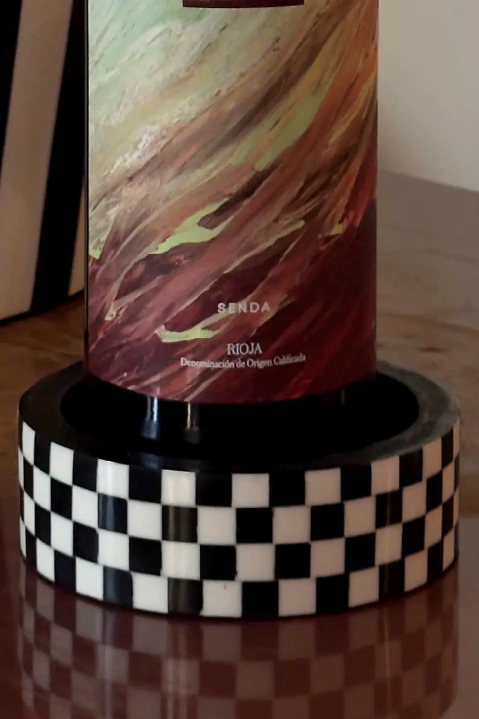 Posa Botellas De Resina Con Diseño De Cuadros Blancos Y Negros