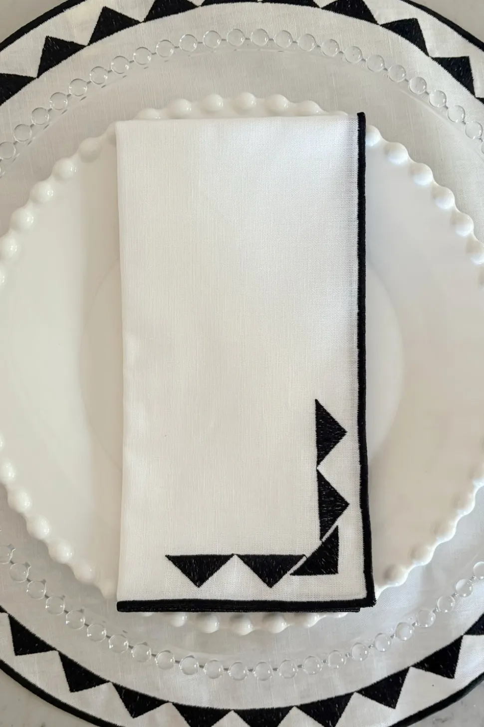 Servilleta Con Diseño De Sol Blanca Y Negra