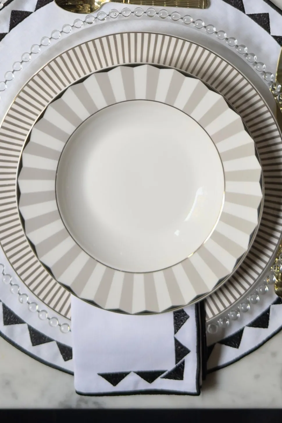 Servilleta Con Diseño De Sol Blanca Y Negra