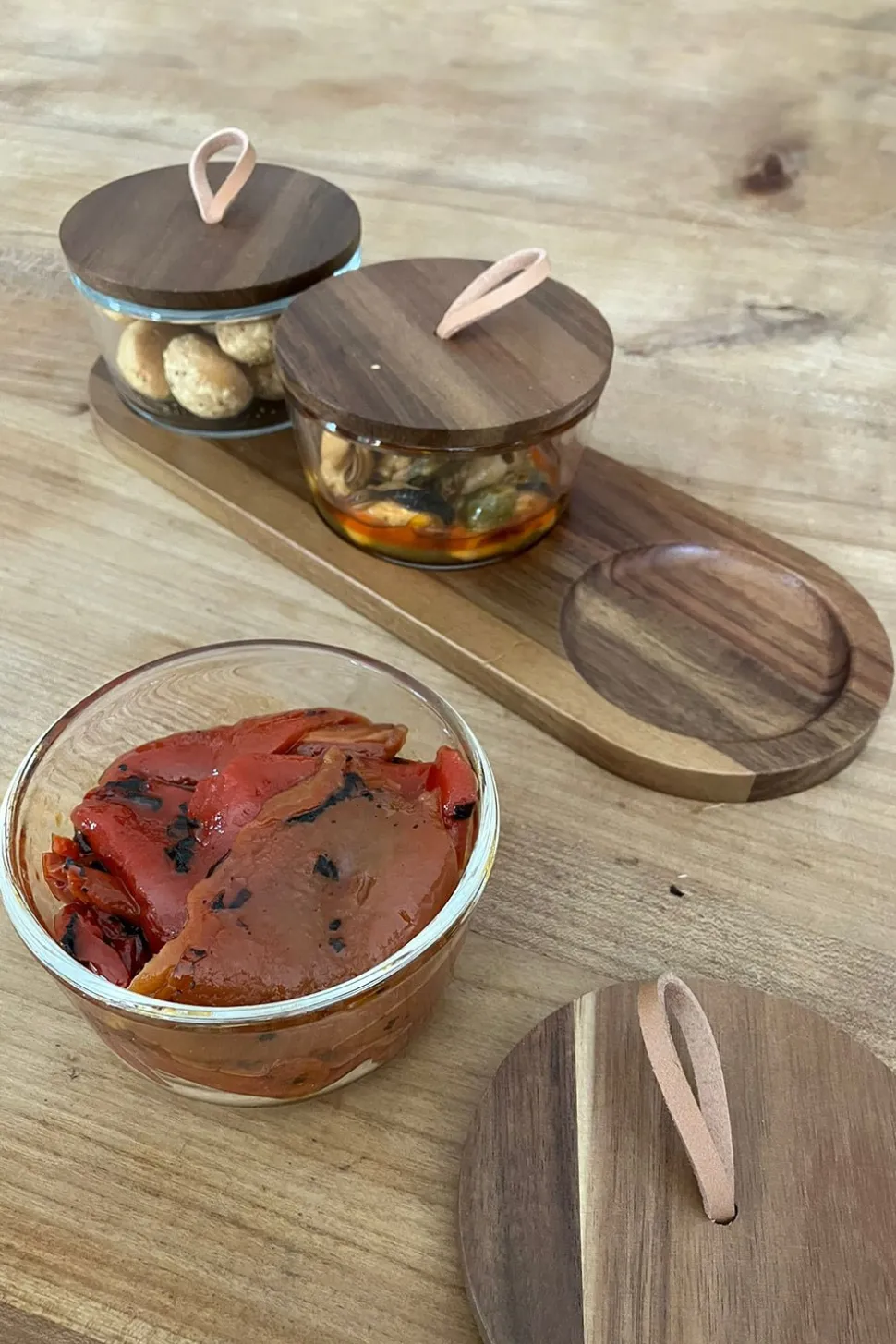 Set 3 Recipientes De Cristal Con Tapas Y Base De Madera