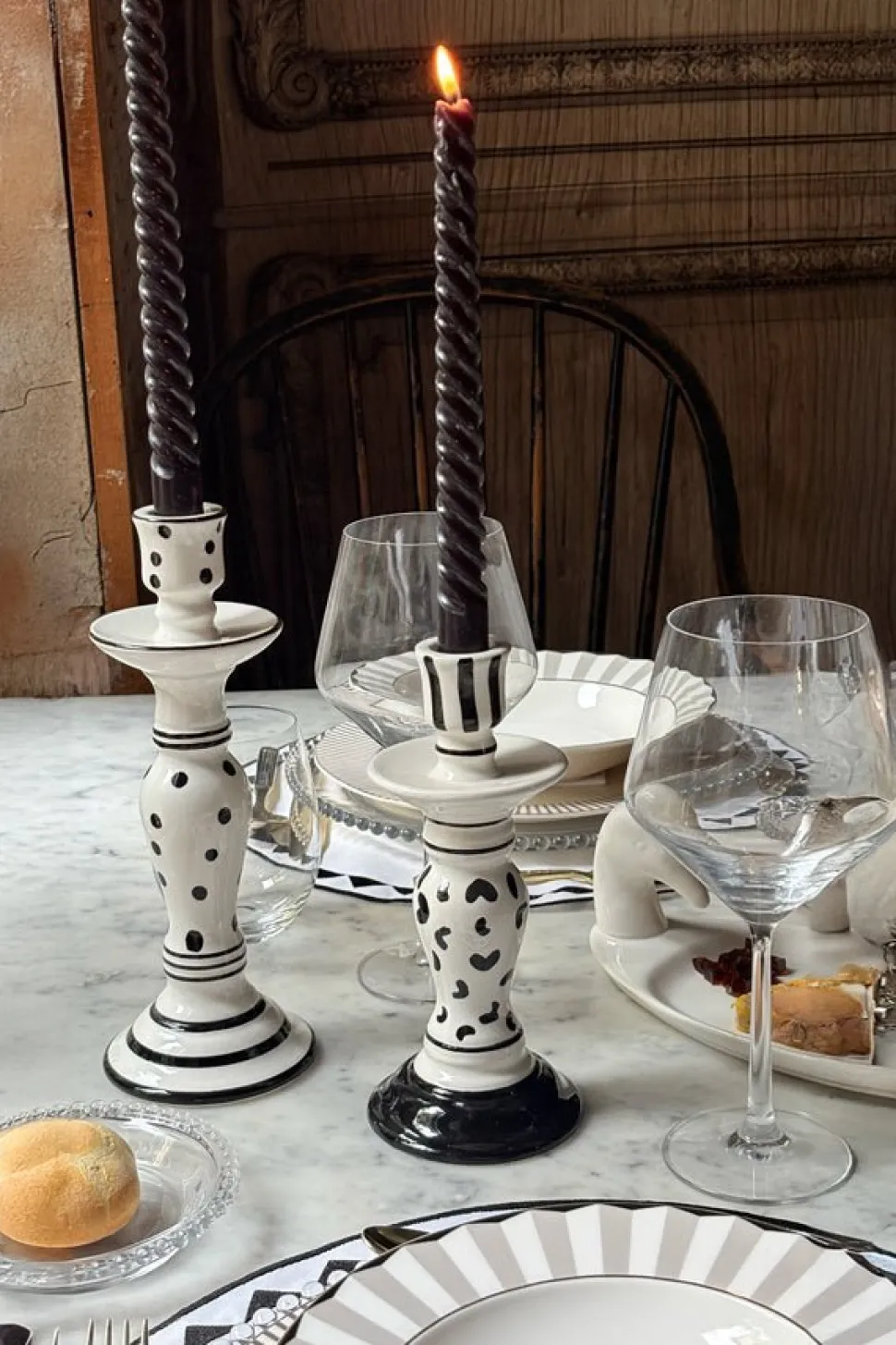 Set De 2 Candelabros Blancos Y Negros & Velas LED