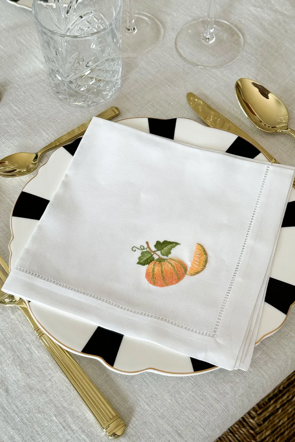 Set de 6 Servilletas Bordadas a Mano con Diseño de Frutas