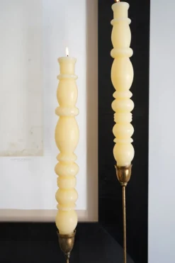 Set De Dos Velas Con Diseño De Candelabro