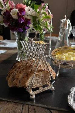 Soporte Para Tostadas Diseño Remos Plata Co