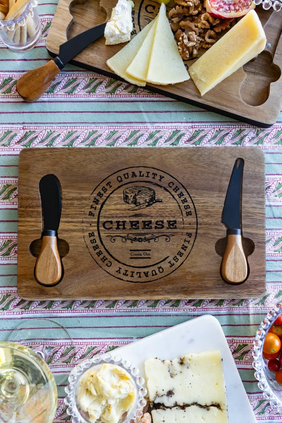 Tabla De Madera Para Quesos Con Dos Cuchillos