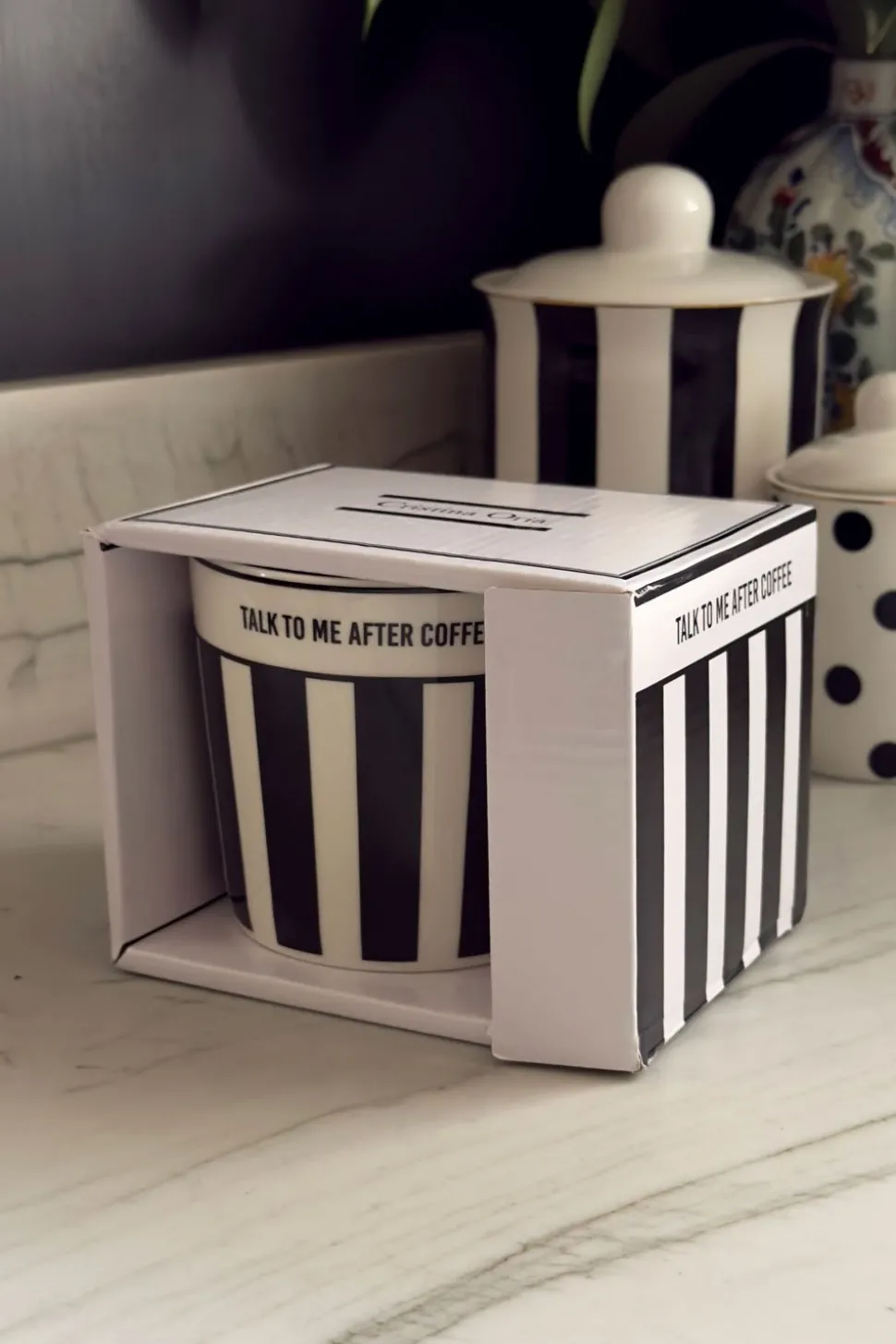 Taza Blanca Y Negra "Talk To Me After Coffee"