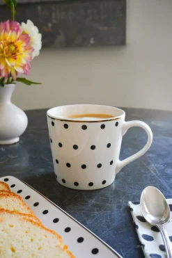 Taza Negra Y Blanca Con Diseño De Puntos