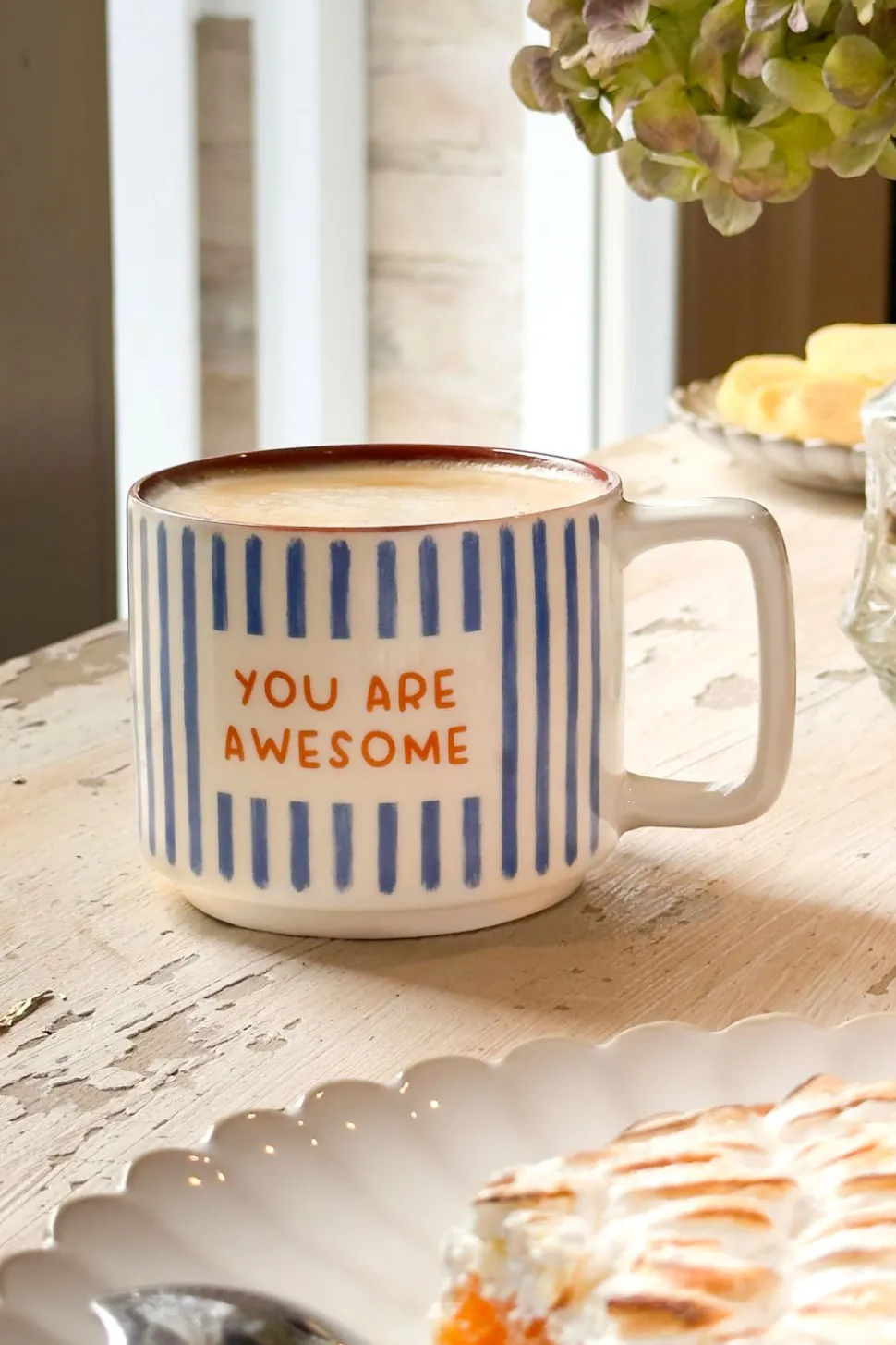 Taza Rayas Azules "You Are Awesome"