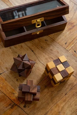 Tres Juegos De Ingenio En Caja De Madera