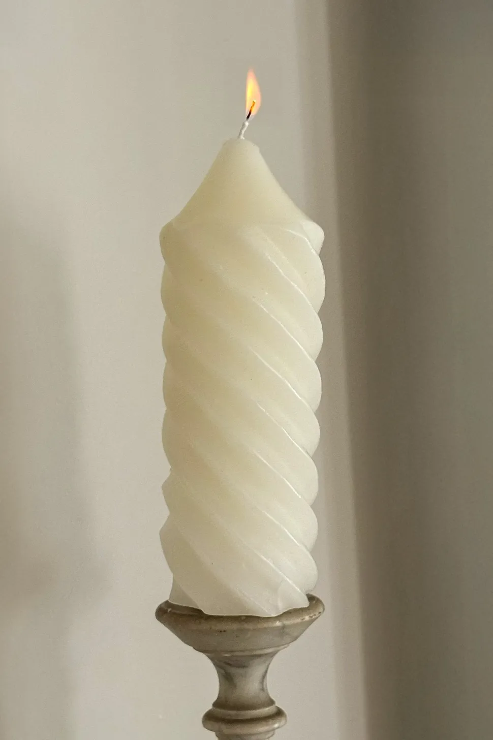 Vela Ancha Con Diseño En Espiral Blanca Grande