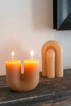 Vela Doble Con Relieve En Forma De "U"
