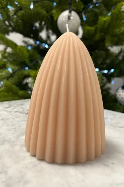 Vela Forma Cono Con Relieve Grande
