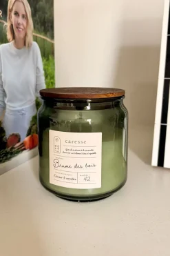 Vela Perfumada En Tarro De Vidrio Con Tapa De Pino