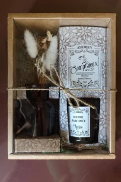 Vela Perfumada Y Florero Con Flores Secas