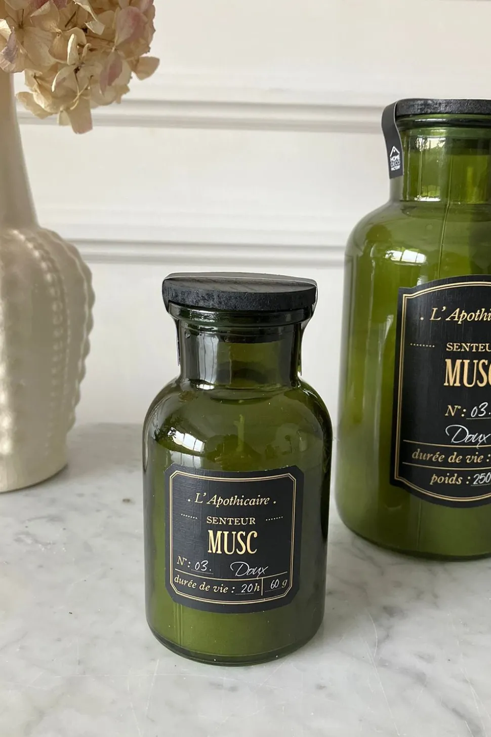 Velas Pequeñas Perfumadas Con Tapa Negra En Frasco De Vidrio