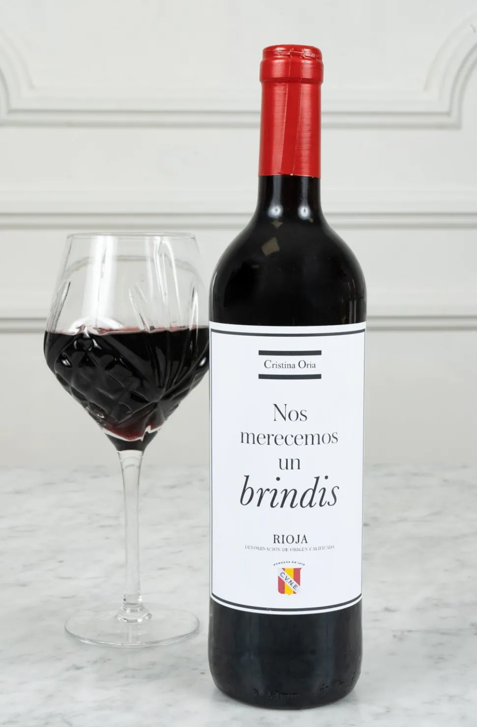 Vino Cune Rioja Crianza "Nos Merecemos Un Brindis"